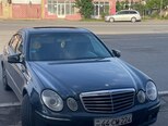 Mercedes E 270-1