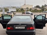 Mercedes E 230-3
