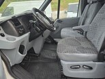 Ford Transit-17