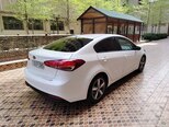 Kia Cerato-5