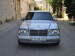 Mercedes E 220-1
