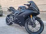 Yamaha R15-1