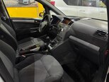 Opel Zafira-9