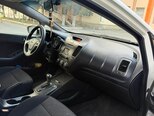 Kia Cerato-9