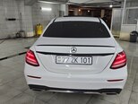 Mercedes E 300-5