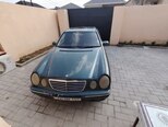 Mercedes E 220-1