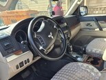 Mitsubishi Pajero-5