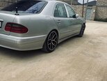 Mercedes E 240-3