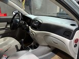 Hyundai Accent-11