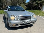 Mercedes E 240-1