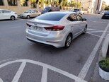 Hyundai Elantra-8