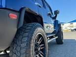 Hummer H3-8