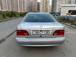 Mercedes E 230-13