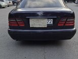 Mercedes E 240-2