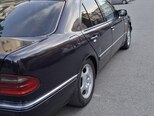 Mercedes E 240-3