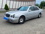 Mercedes E 240-13
