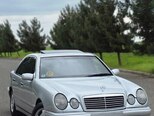 Mercedes E 240-1