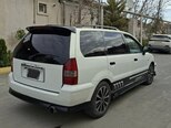 Mitsubishi Chariot-5