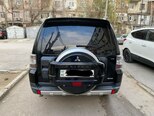 Mitsubishi Pajero-4