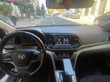 Hyundai Elantra-14