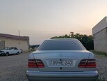 Mercedes E 240-21
