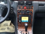Mercedes E 270-9