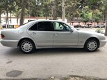 Mercedes E 270-2