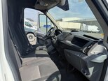 Ford Transit-8