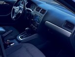 Volkswagen Jetta-12