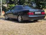 Mercedes E 280-4