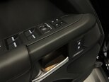Land Rover Defender-19