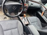 Mercedes E 280-10