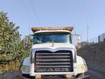 Mack Granite-7