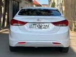 Hyundai Elantra-4
