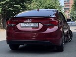 Hyundai Elantra-4