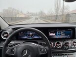 Mercedes E 220 d-3