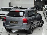 Porsche Cayenne-11