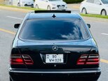 Mercedes E 320-7