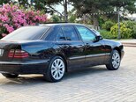 Mercedes E 320-11