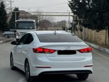 Hyundai Elantra-4