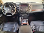 Mitsubishi Pajero-12