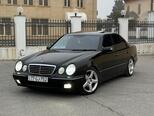 Mercedes E 320-1