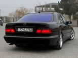Mercedes E 320-11
