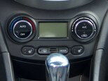 Hyundai Accent-12