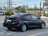 Hyundai Elantra-8