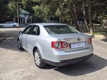 Volkswagen Jetta-11