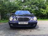 Mercedes E 270-1