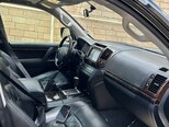 Toyota Land Cruiser-7