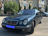 Mercedes E 240-1