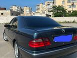 Mercedes E 240-4